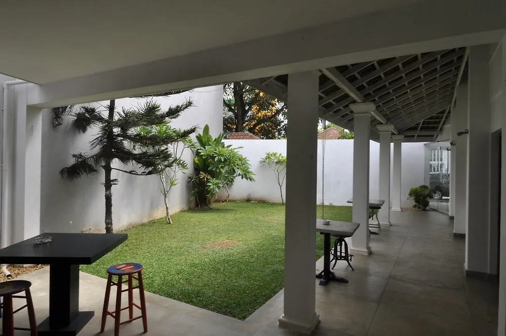Хостел Clock Inn Dehiwala