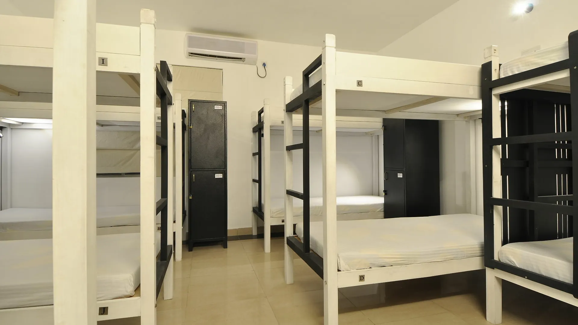 Hostel Clock Inn Dehiwala